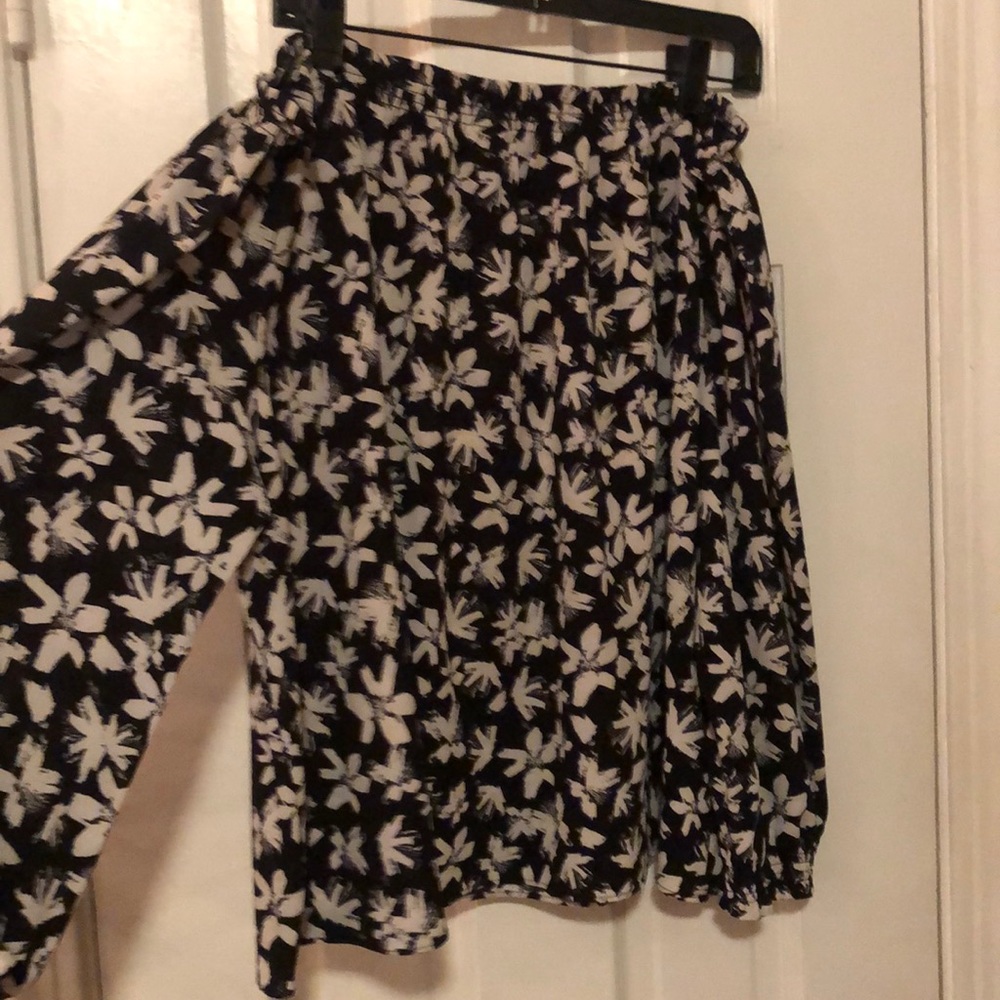 Off the shoulder flower shirt